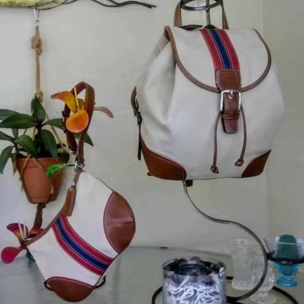 EUC NEAR VTG COACH STRIPE WRISTLET & BACKPACK '04 - Picture 2 of 6